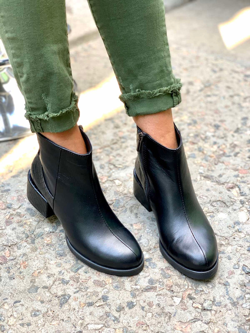 Women Leather Ankle Boots Demi-season Black