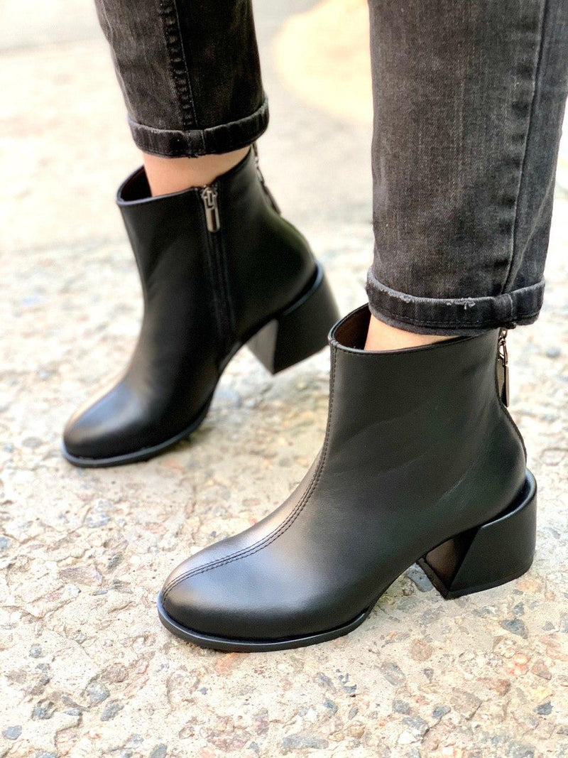 Women Leather Ankle Boots Demi-season Black