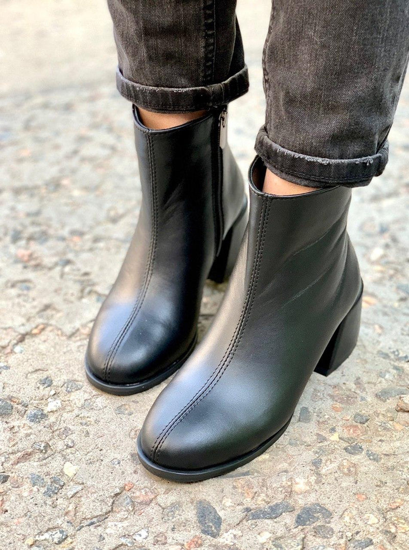 Women Leather Ankle Boots Demi-season Black