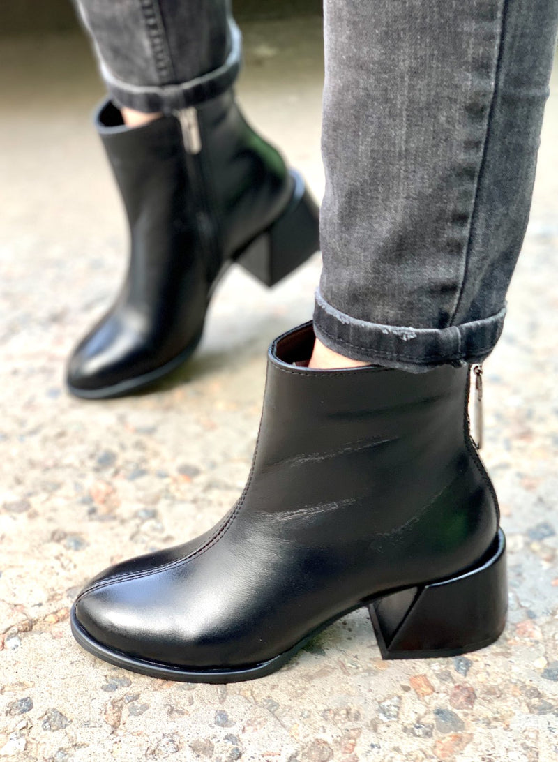 Women Leather Ankle Boots Demi-season Black
