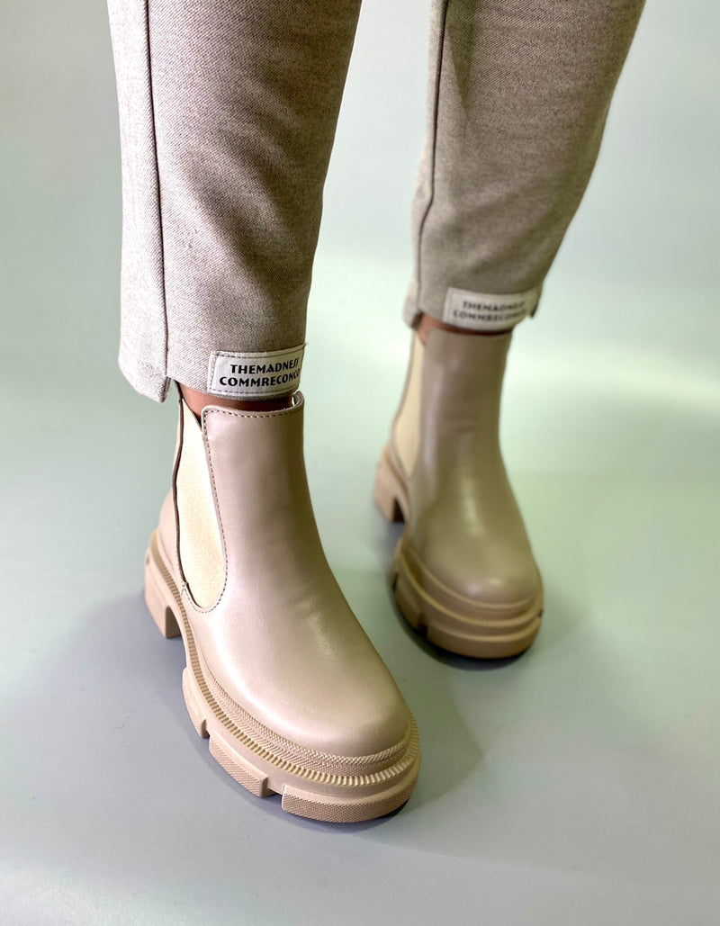 Women Leather Boots Chelsea Demi-season Beige