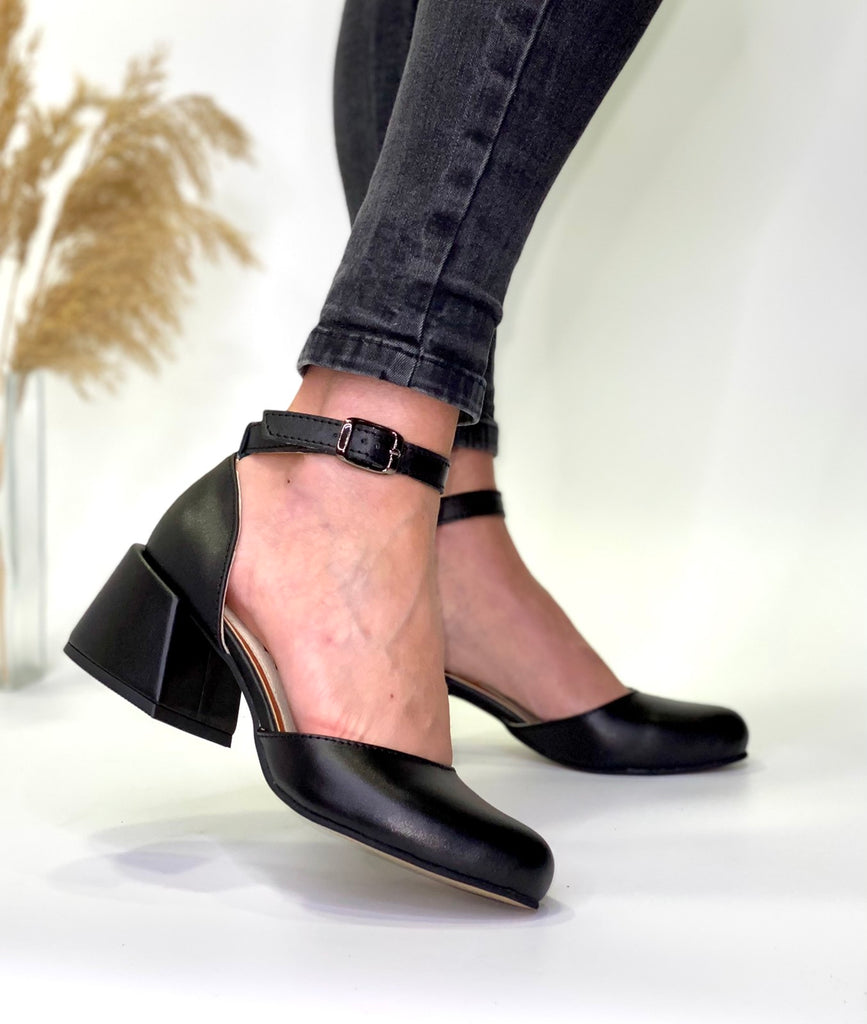 Women Leather Heel Shoes Black