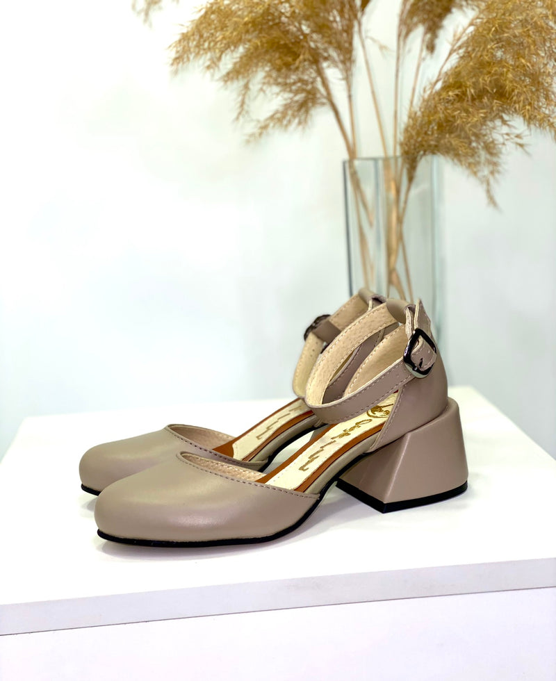 Women Leather Heel Shoes Brown