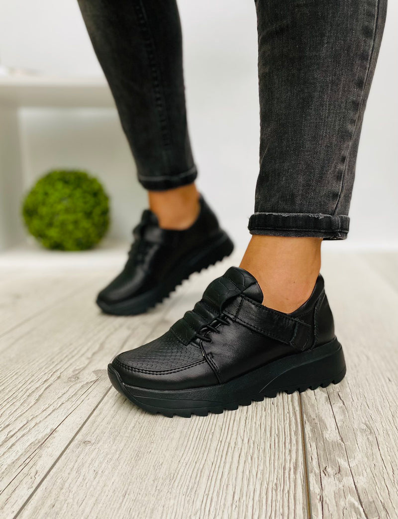 Women Leather Sneakers Black