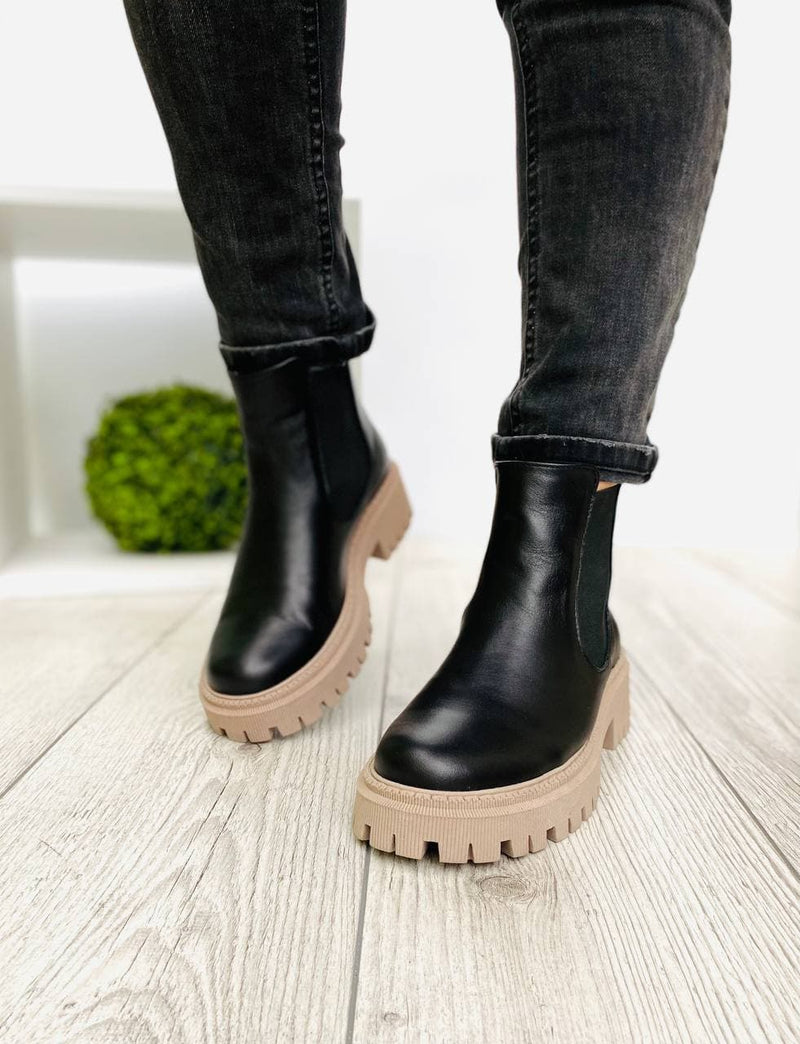 Women Leather Boots Chelsea Demi-season Black