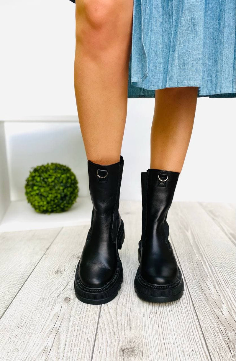 Women Leather Boots Chelsea Demi-season Black