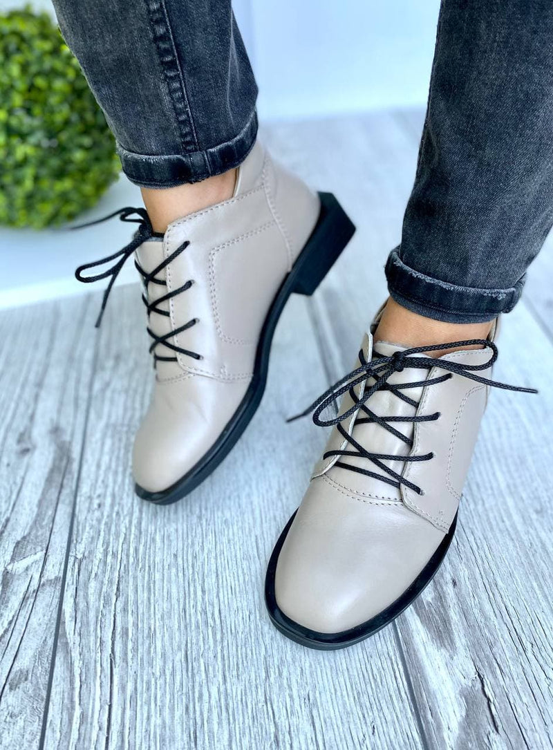 Women Leather Lace-Up Boots Beige
