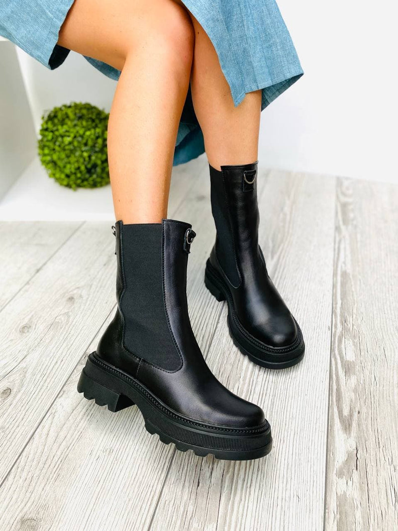 Women Leather Boots Chelsea Demi-season Black